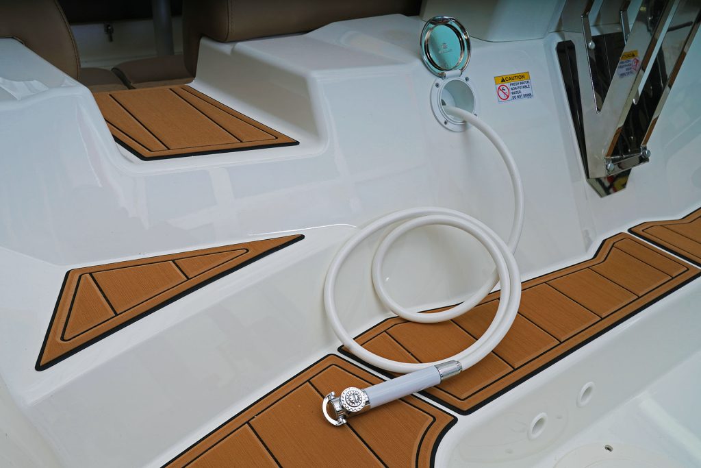 BRIG Eagle 10 Fresh water shower/washdown