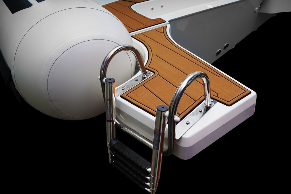 BRIG Eagle 10 Swimming platform with foldable ladder