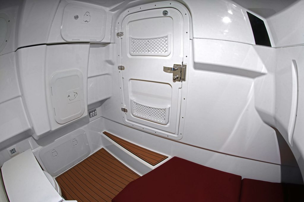 BRIG Eagle 10 Cabin interior and layout