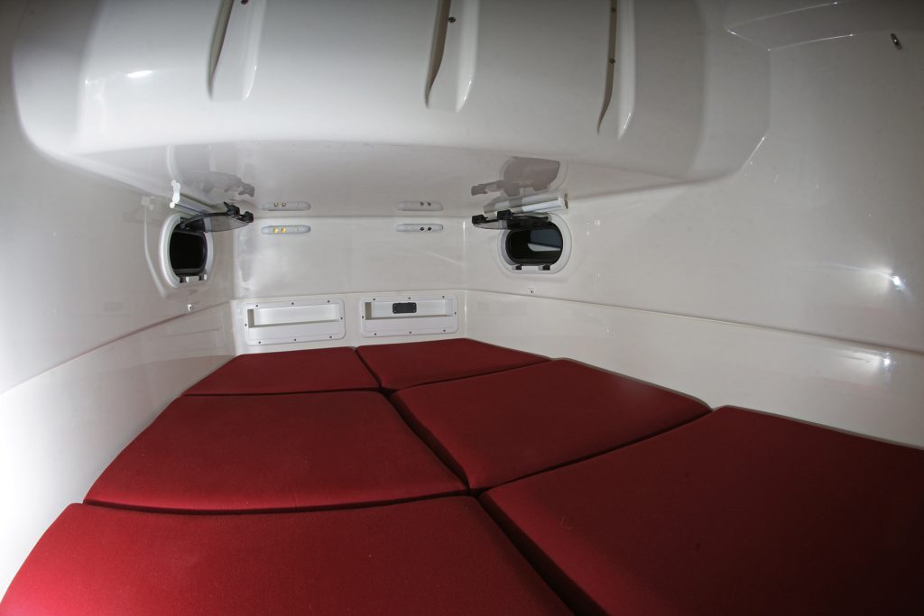 BRIG Eagle 10 Cabin interior and Berth
